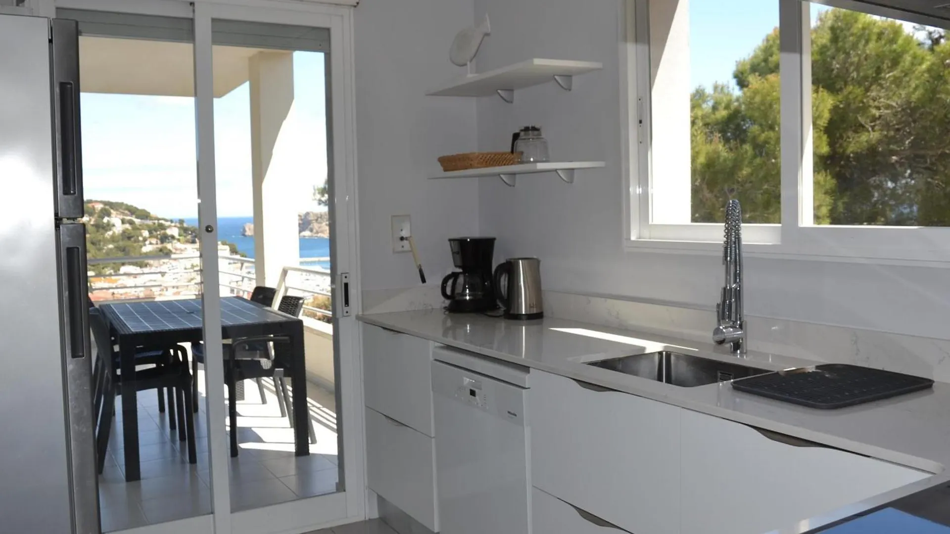 Casa Blanca A - L'Estartit, Roca Maura - Es-323-59 Apartment